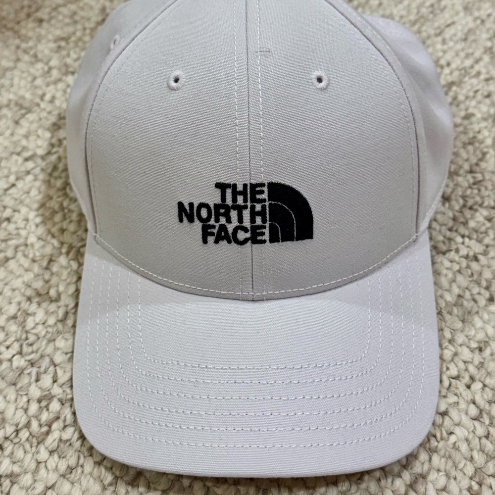 The North Face Unisex Adjustable Cap Light Gray / White